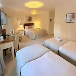 Waterloo Hotel 3*